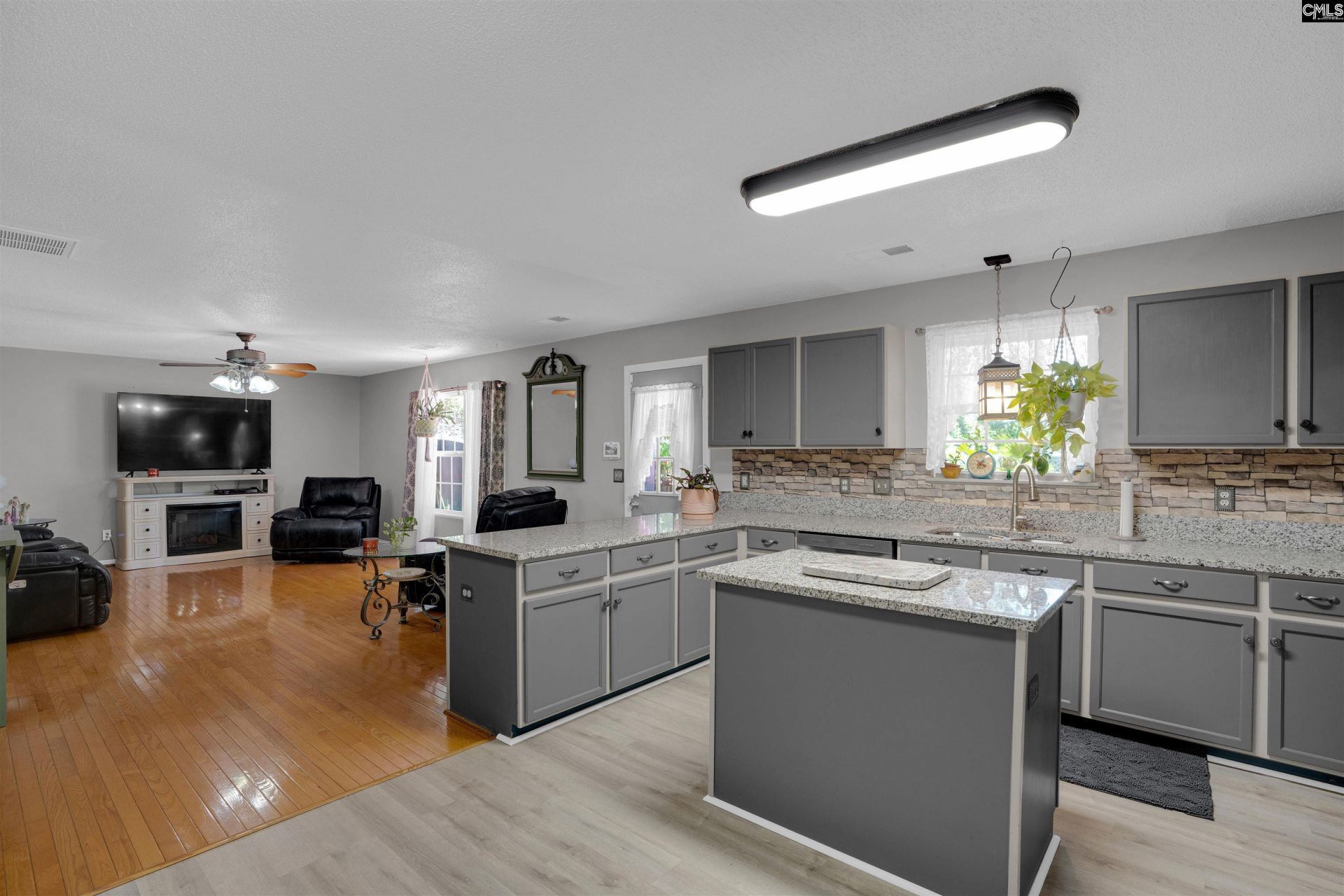 119 Silverberry Drive Photo 7