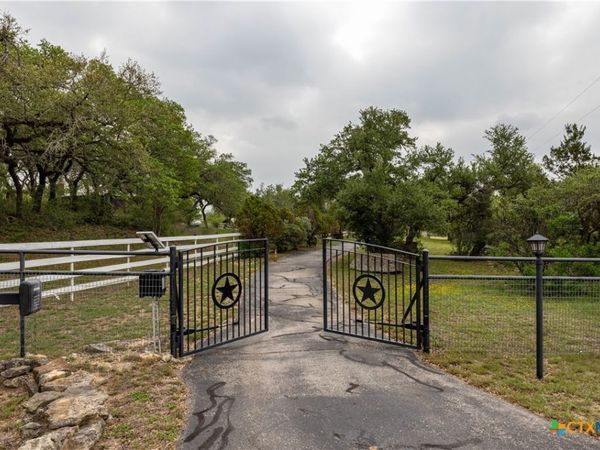 1645 Agarita Drive , Fischer, TX 78623