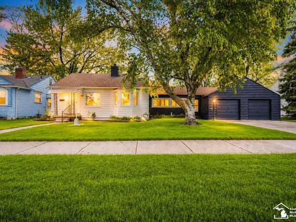 6810 Robinson Street, Allen Park, MI 48101