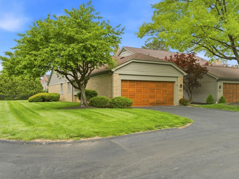 6467 Strathaven Court W, Unit A, Columbus, OH 43085 Photo 2