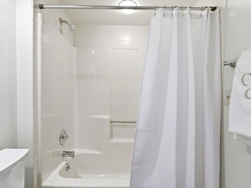 6467 Strathaven Court W, Unit A, Columbus, OH 43085 Photo 33