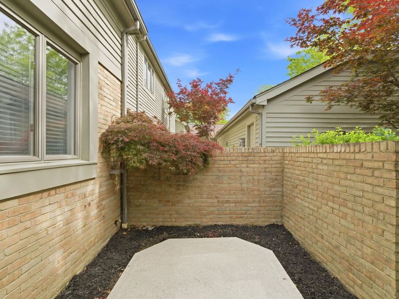 6467 Strathaven Court W, Unit A, Columbus, OH 43085 Photo 6