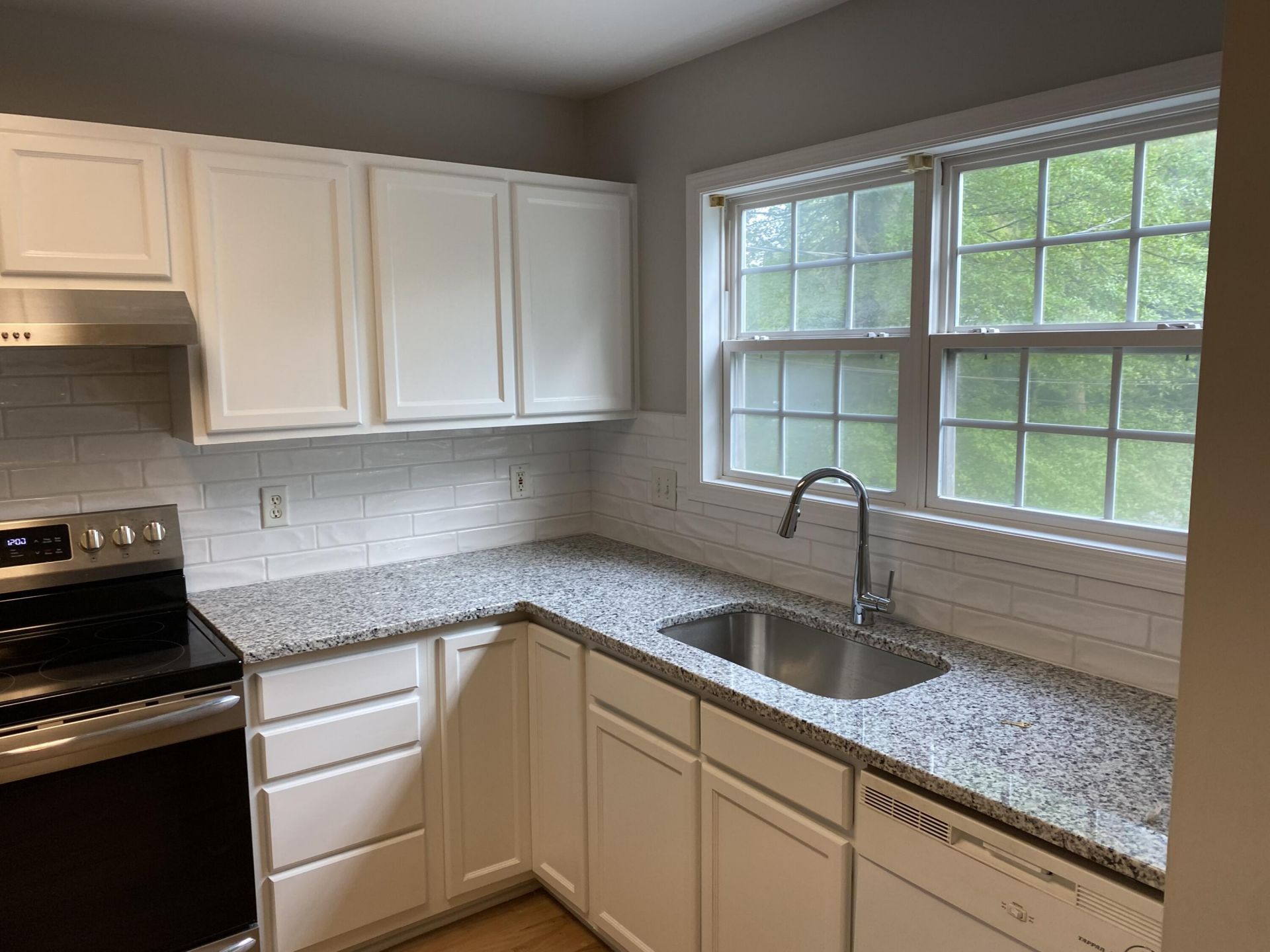1527 Theresa Drive Photo 6
