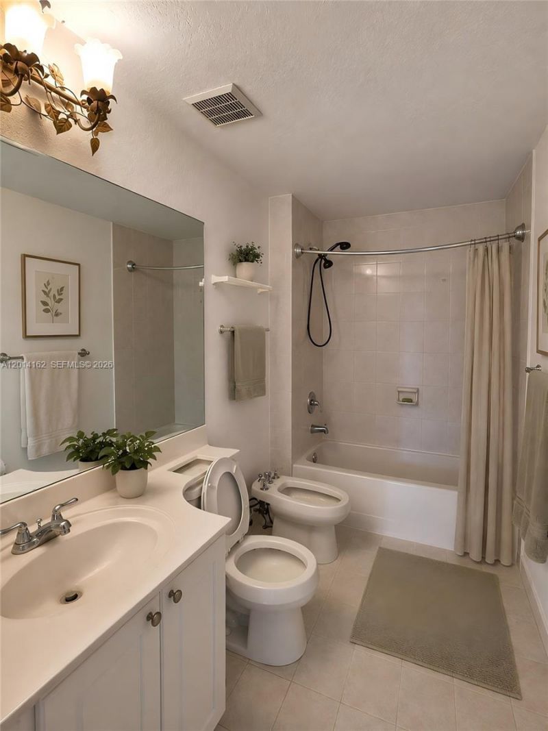17350 NW 67th Ave, Unit 301, Hialeah, FL 33015 Photo