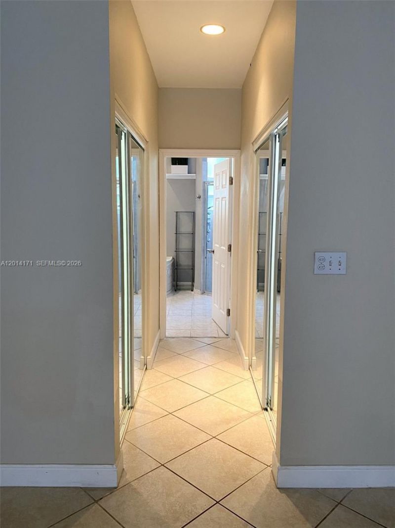 1210 S 13th Ave, Hollywood, FL 33019 Photo