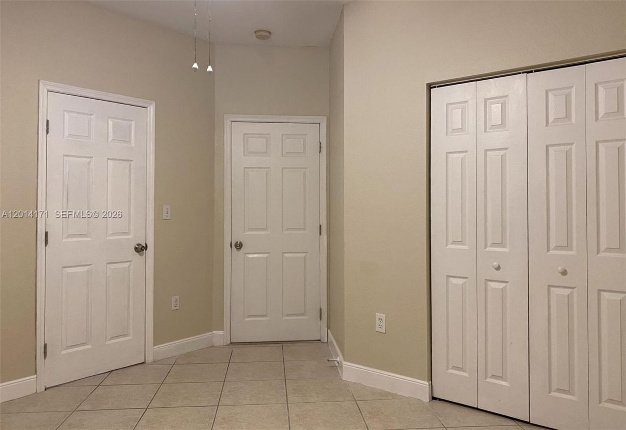 1210 S 13th Ave, Hollywood, FL 33019 Photo