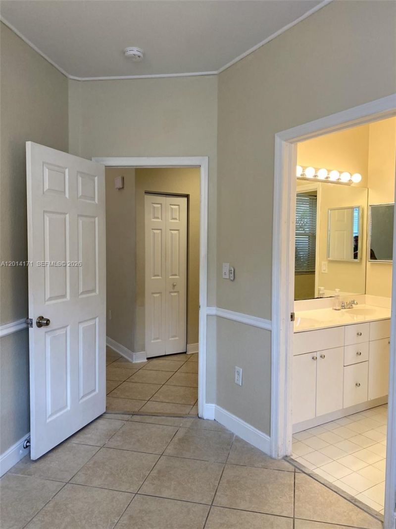 1210 S 13th Ave, Hollywood, FL 33019 Photo