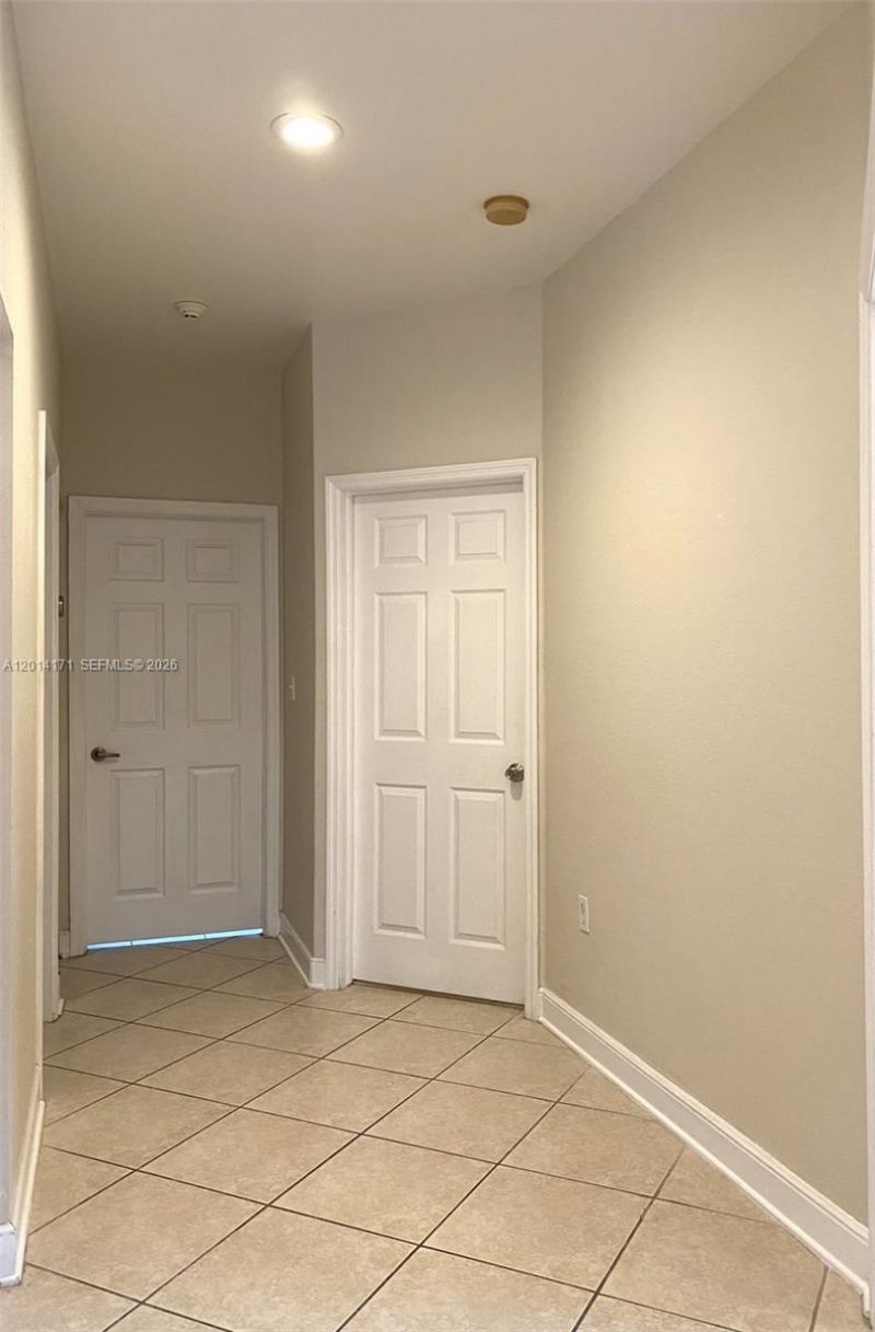 1210 S 13th Ave, Hollywood, FL 33019 Photo