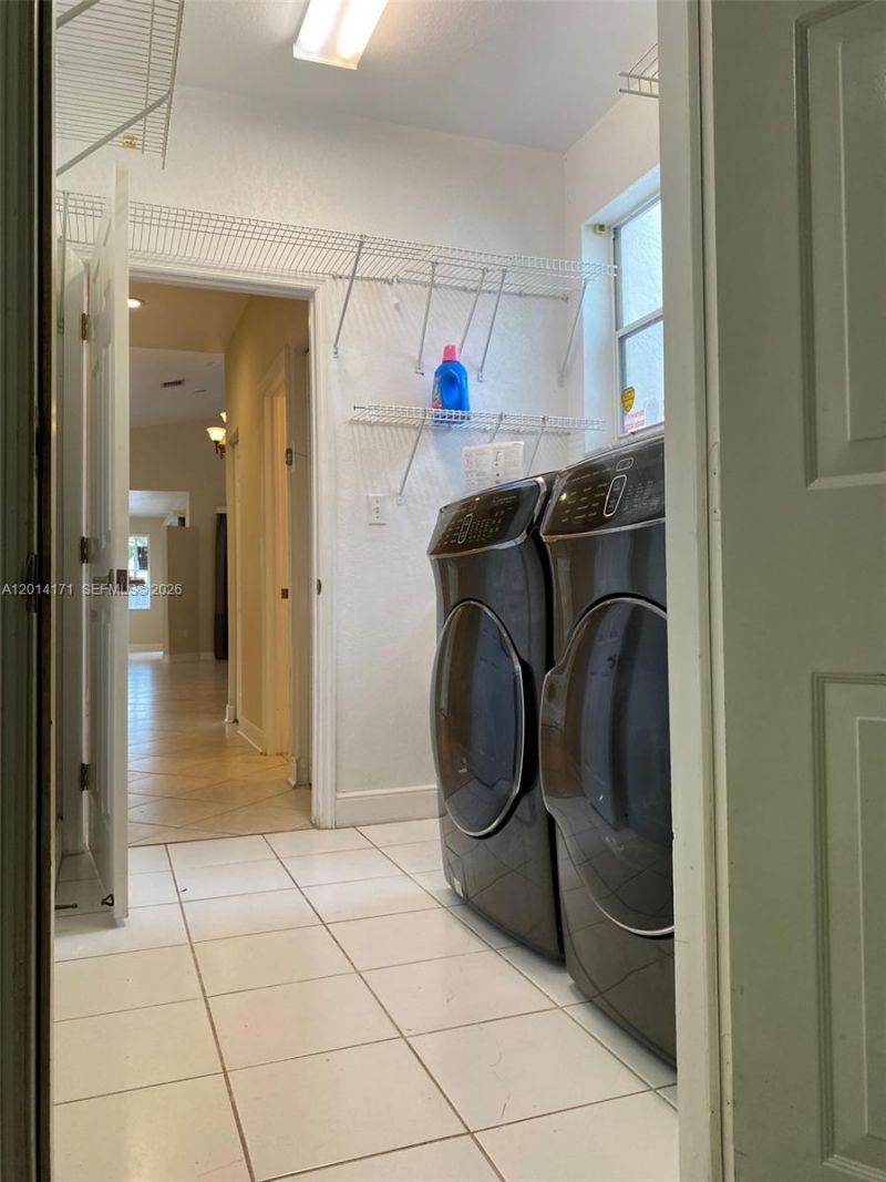 1210 S 13th Ave, Hollywood, FL 33019 Photo