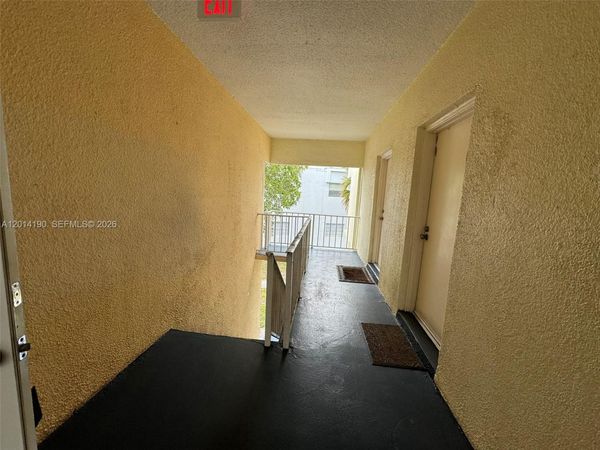 415 Executive Center Dr , Unit 203, West Palm Beach, FL 33401