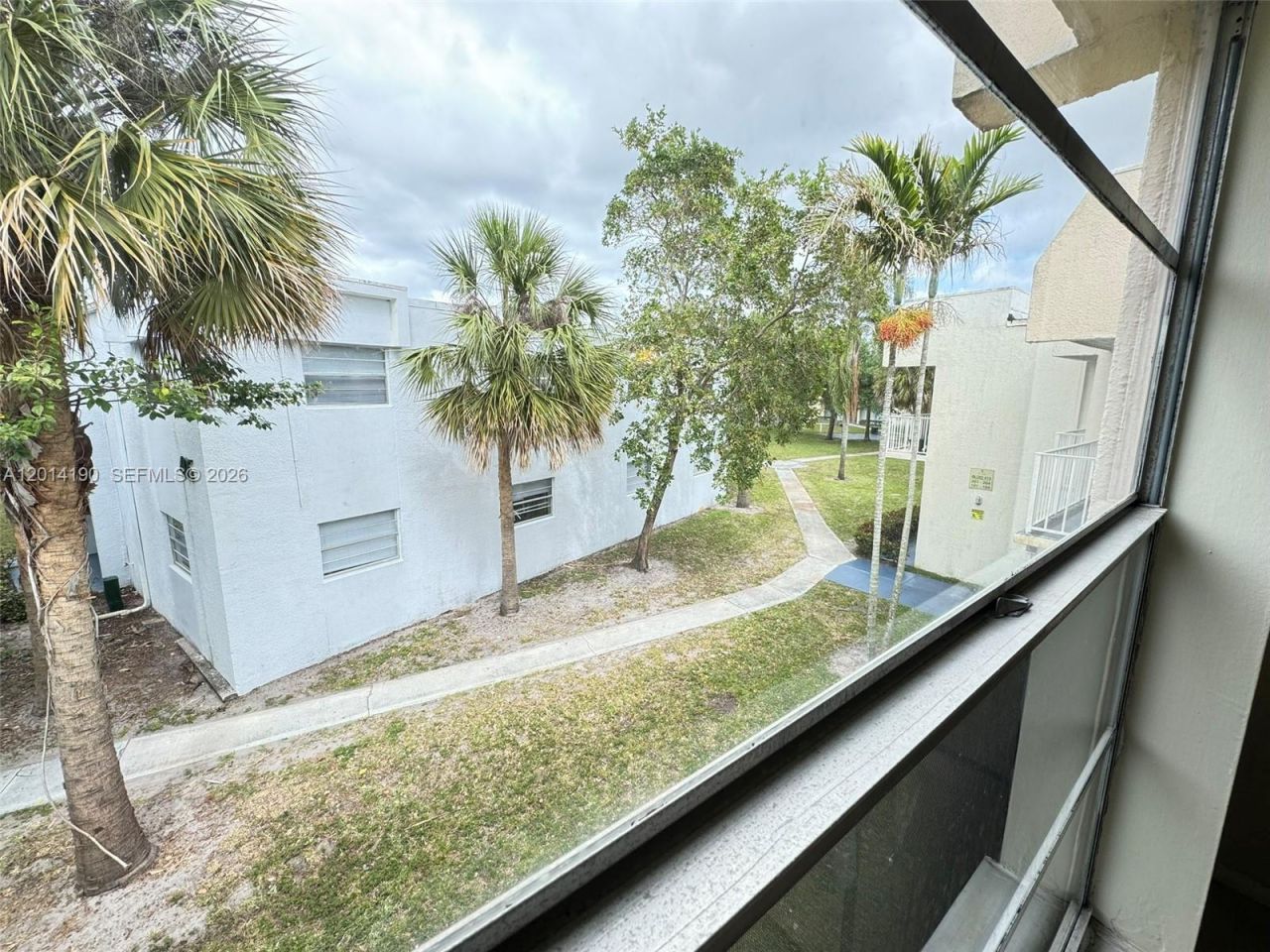 415 Executive Center Dr , Unit 203, West Palm Beach, FL 33401 Photo