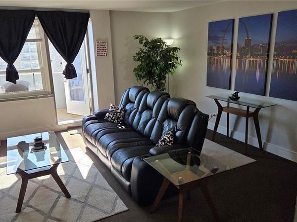 210 N 17th Street, Unit 906, St Louis, MO 63103