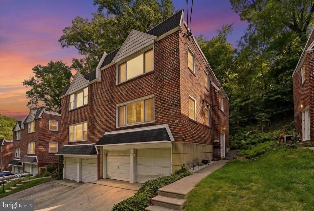 636 Green Lane, Philadelphia, PA 19128 Main Photo