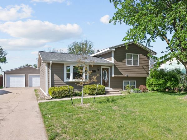 613 NE 7th Street, Grimes, IA 50111