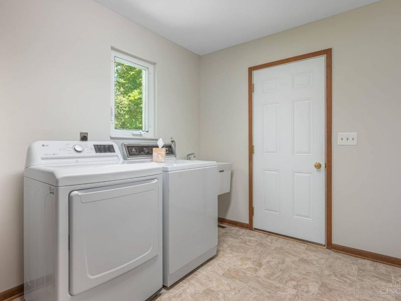 6491 Niderdale, Middletown, OH 45042 Photo 14