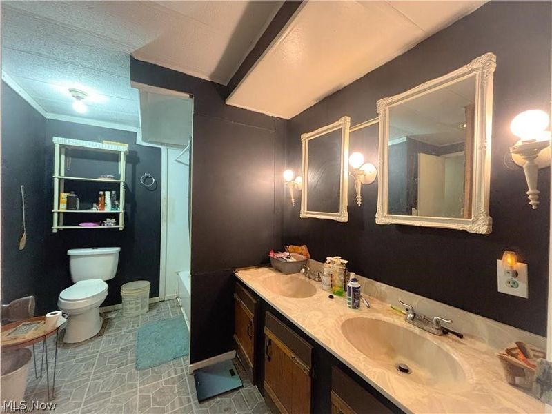 57 Redwood Drive, Beloit, OH 44609 Photo 8
