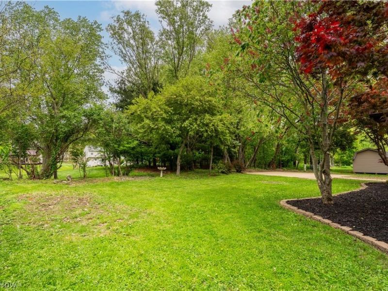 5787 Eastview Street, Louisville, OH 44641 Photo 6