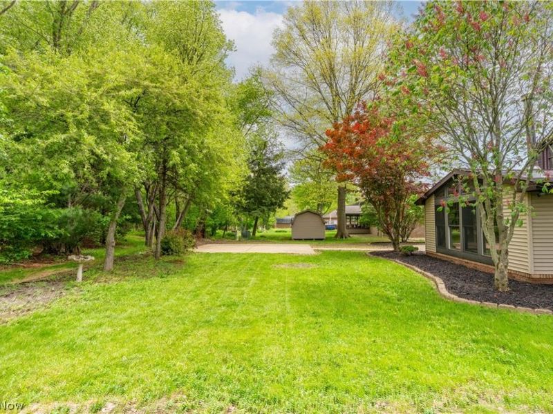 5787 Eastview Street, Louisville, OH 44641 Photo 8
