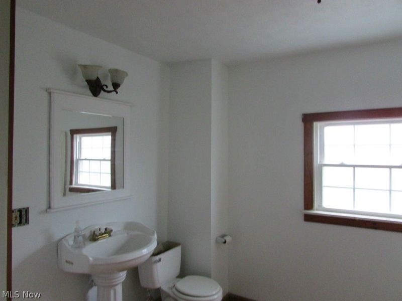 17199 Leggett Road, Montville, OH 44064 Photo 5