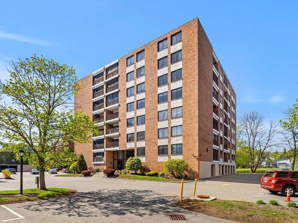 51 Melrose St, Unit 2D, Melrose, MA 02176