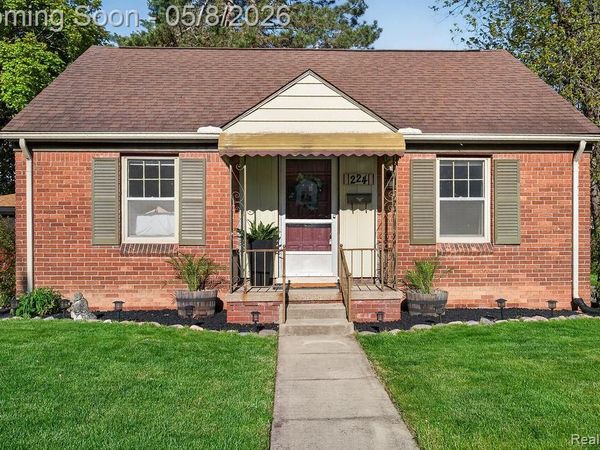 224 S Josephine Avenue, Pontiac, MI 48341