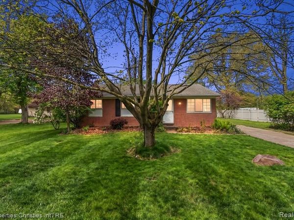 5894 Heyer Street, Romulus, MI 48174