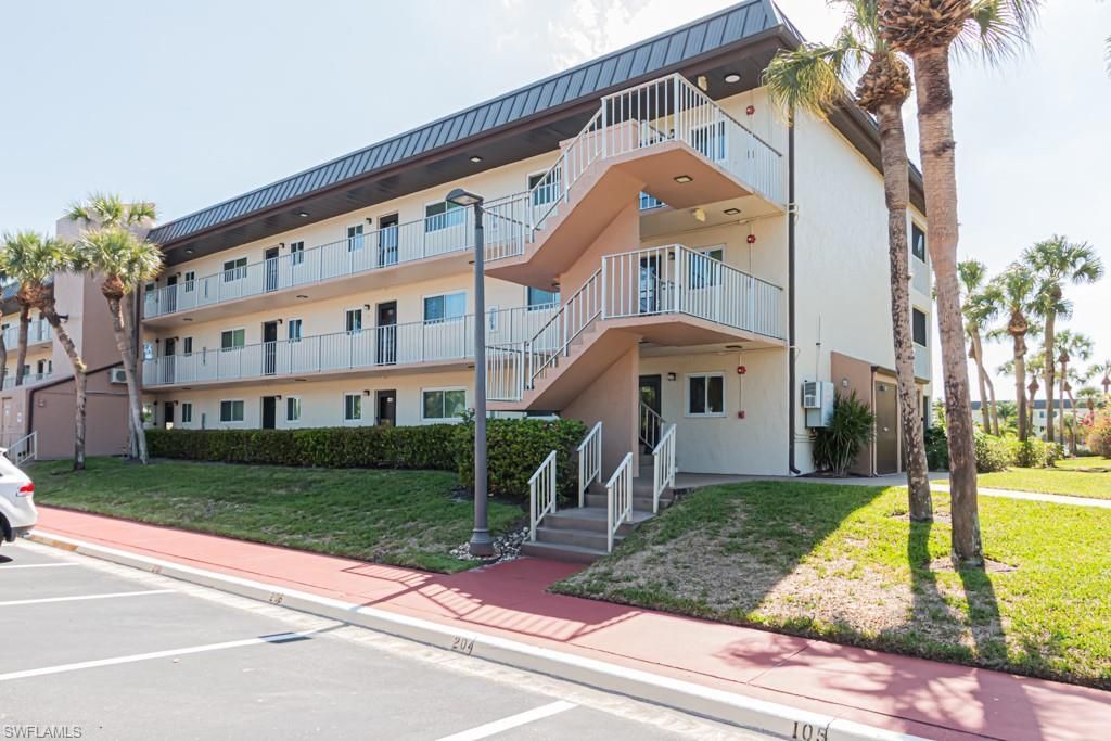 1022 Manatee Rd , Unit D107, Naples, FL 34114 Photo