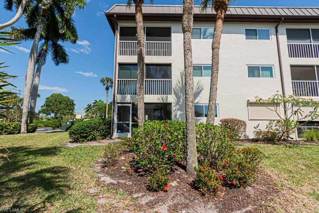 1022 Manatee Rd , Unit D107, Naples, FL 34114 Photo