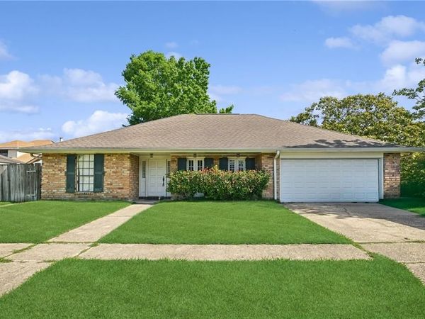 7305 LANCASHIRE Drive , Harahan, LA 70123