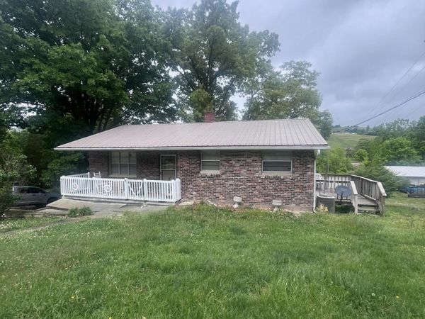 9154 Highway 131, Washburn, TN 37888