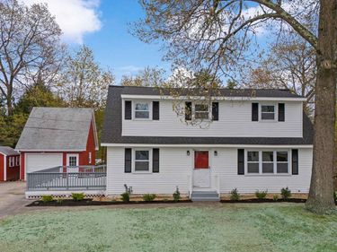 12 Hemlock Street, Hudson, NH 03051