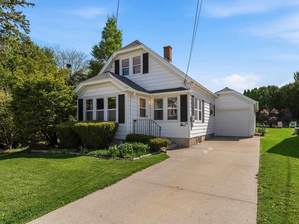 717 University Avenue, Beaver Dam, WI 53916