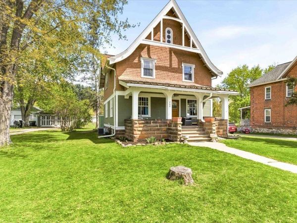 209 East Street, Wonewoc, WI 53968