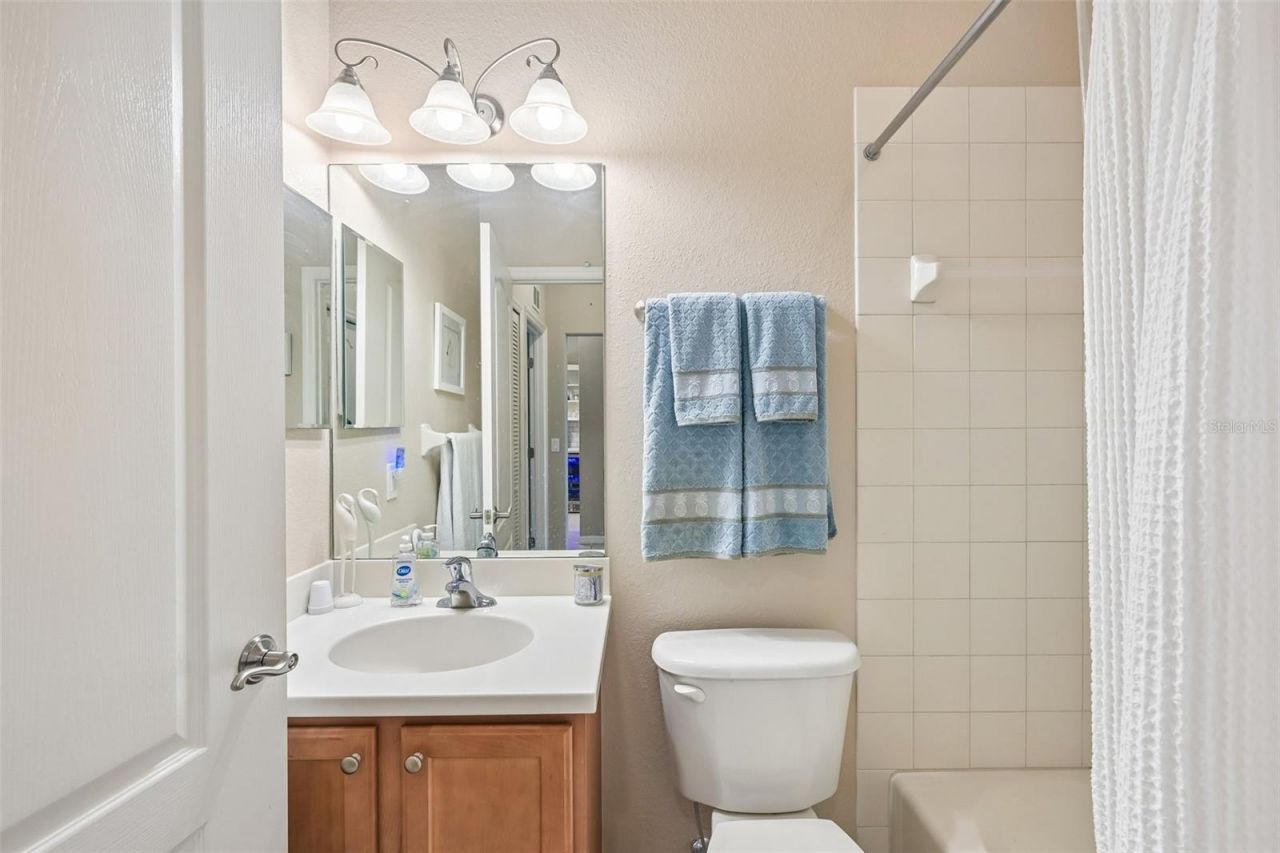 1003 Fairwaycove Lane, Unit 201, Bradenton, FL 34212 Photo