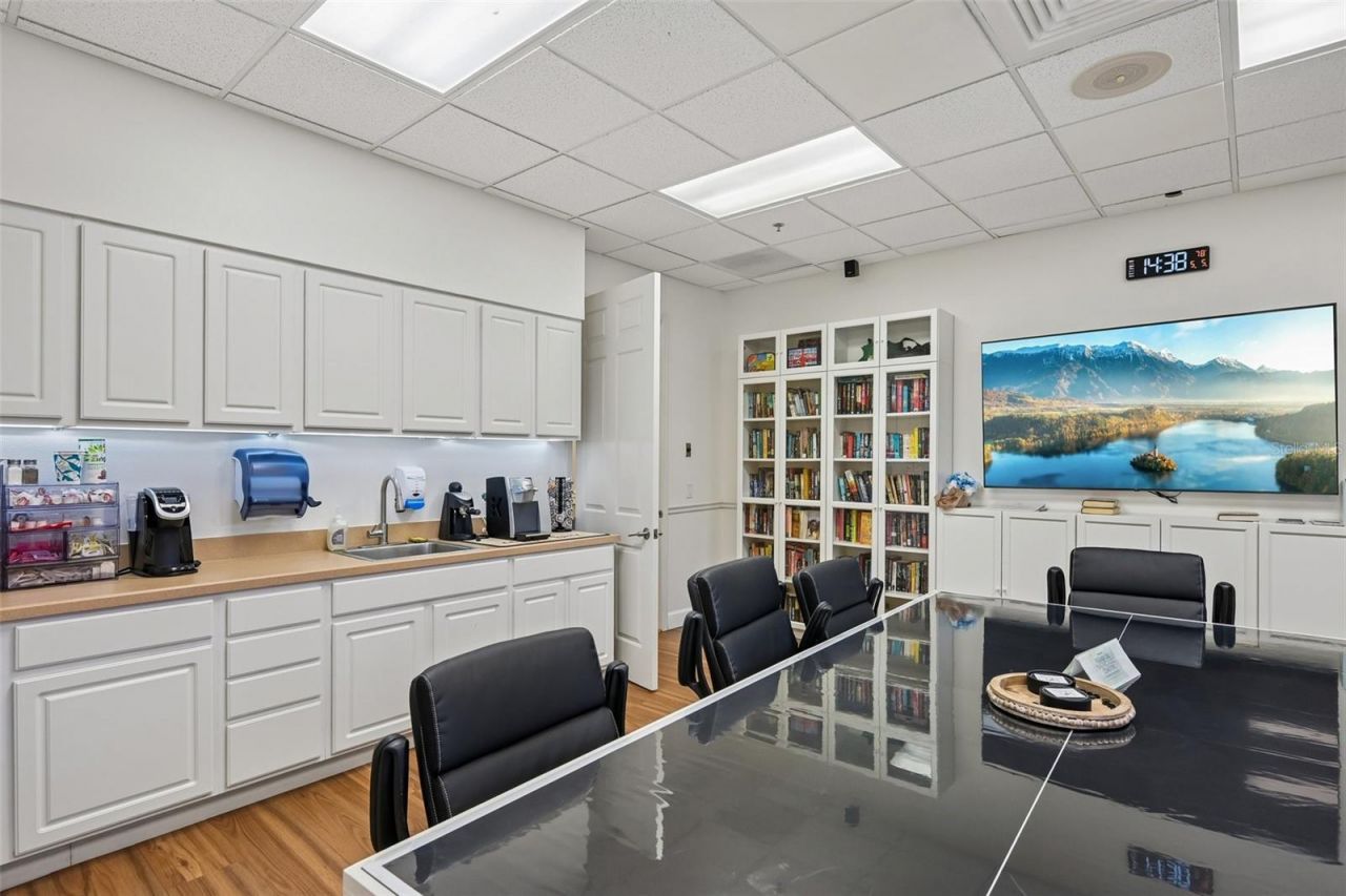 1003 Fairwaycove Lane, Unit 201, Bradenton, FL 34212 Photo