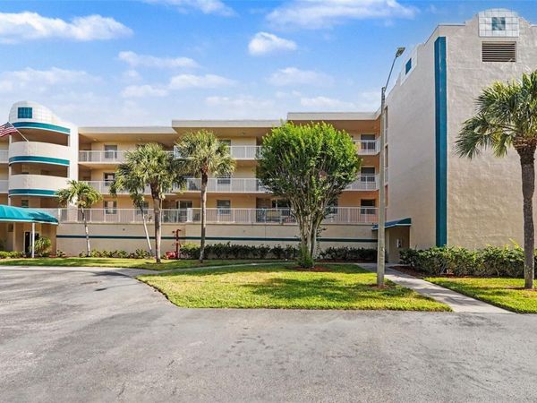 6205 SHORELINE DRIVE , Unit 1106, ST PETERSBURG, FL 33708