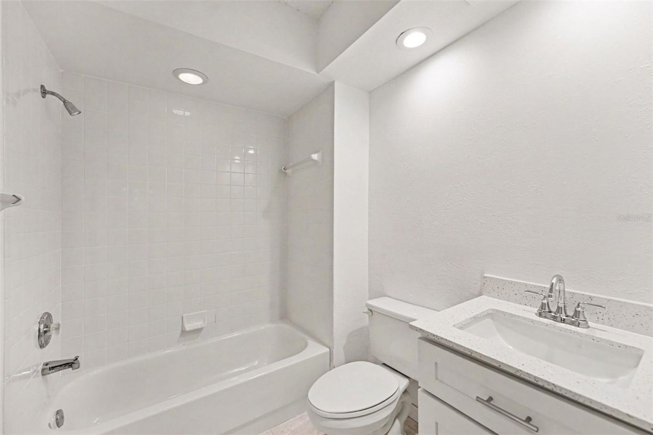 6205 Shoreline Drive , Unit 1106, Saint Petersburg, FL 33708 Photo