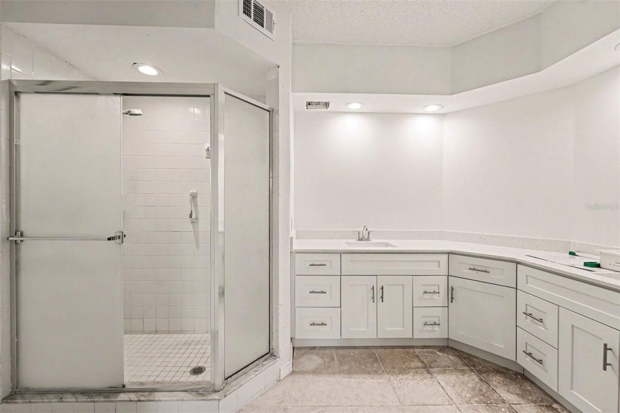 6205 Shoreline Drive , Unit 1106, Saint Petersburg, FL 33708 Photo