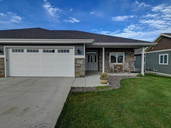 825 Vineyard Drive, Cambridge, WI 53523
