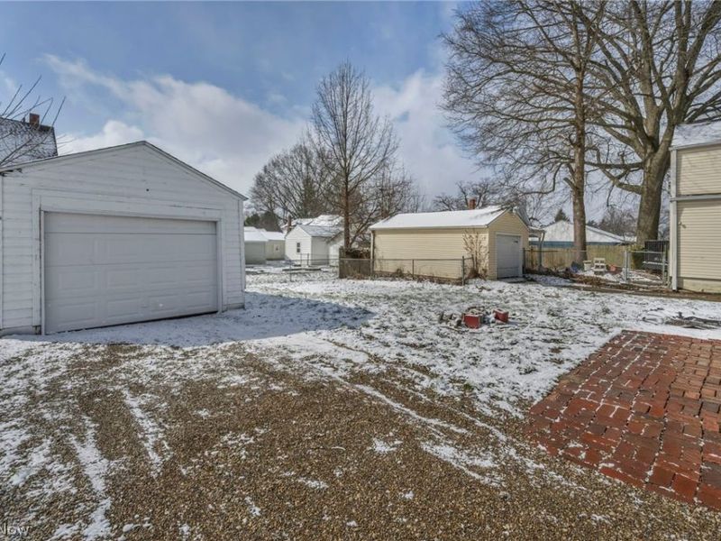 896 Indian Trail, Akron, OH 44314 Photo 28