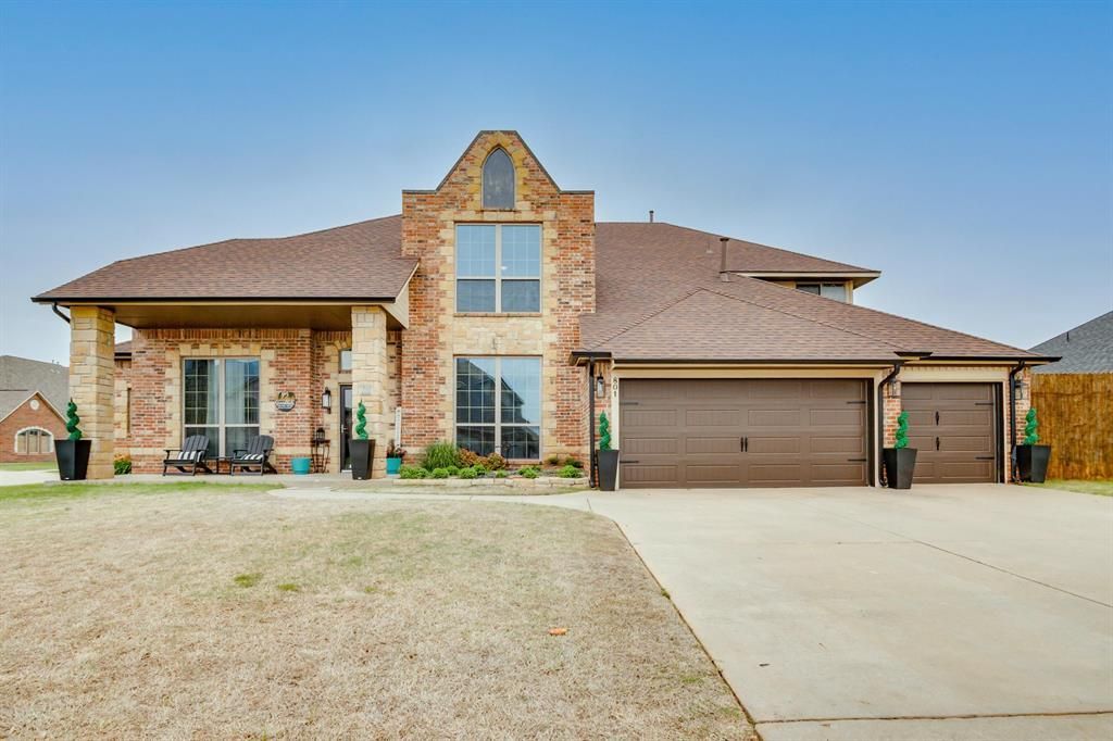 801 Erinova Drive, Yukon, OK 73099 Main Photo