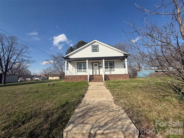 417 E Virginia Avenue , Bessemer City, NC 28016