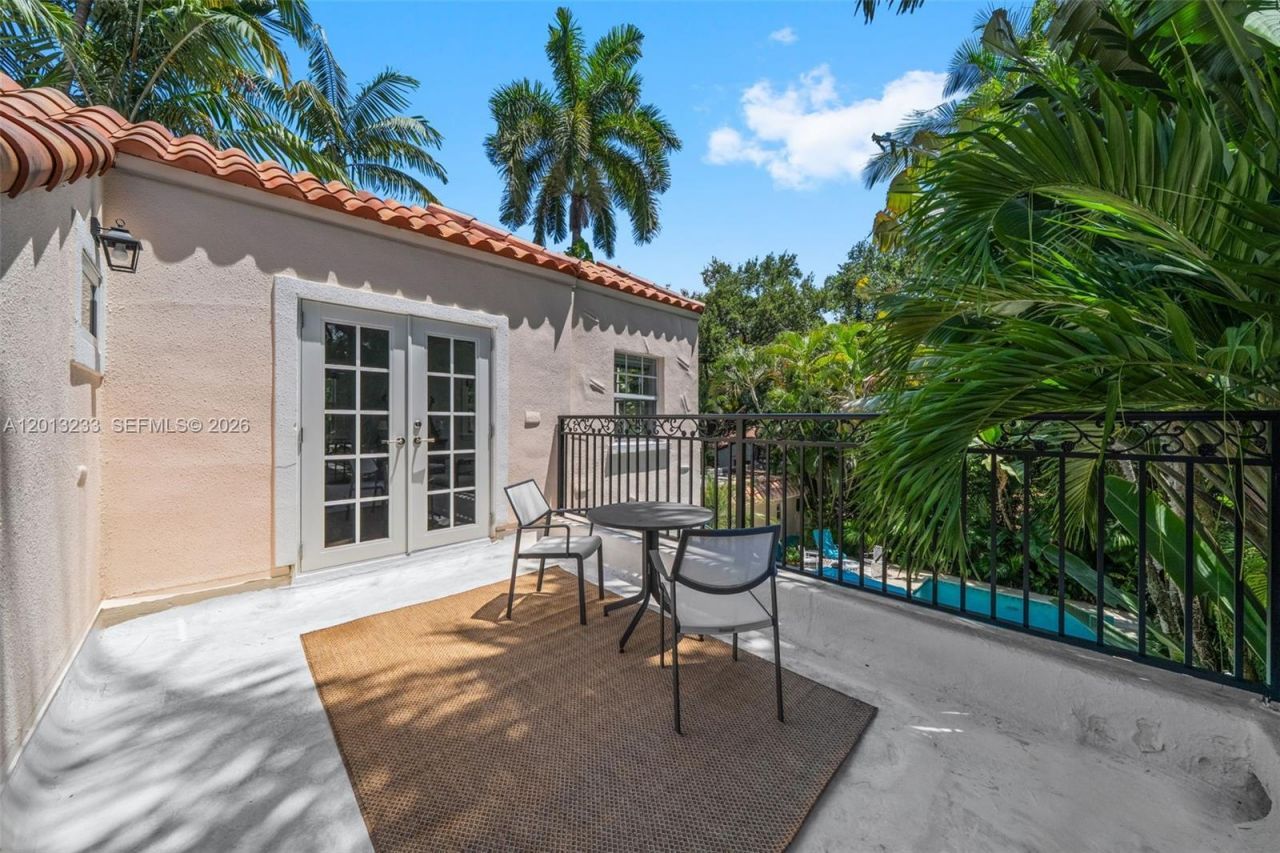 1782 Opechee Dr, Miami, FL 33133 Photo