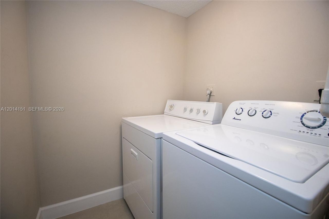 9491 S Palm Cir S , Unit 101, Pembroke Pines, FL 33025 Photo