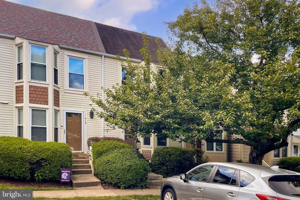 11931 Redtree Way, Reston, VA 20194 Main Photo