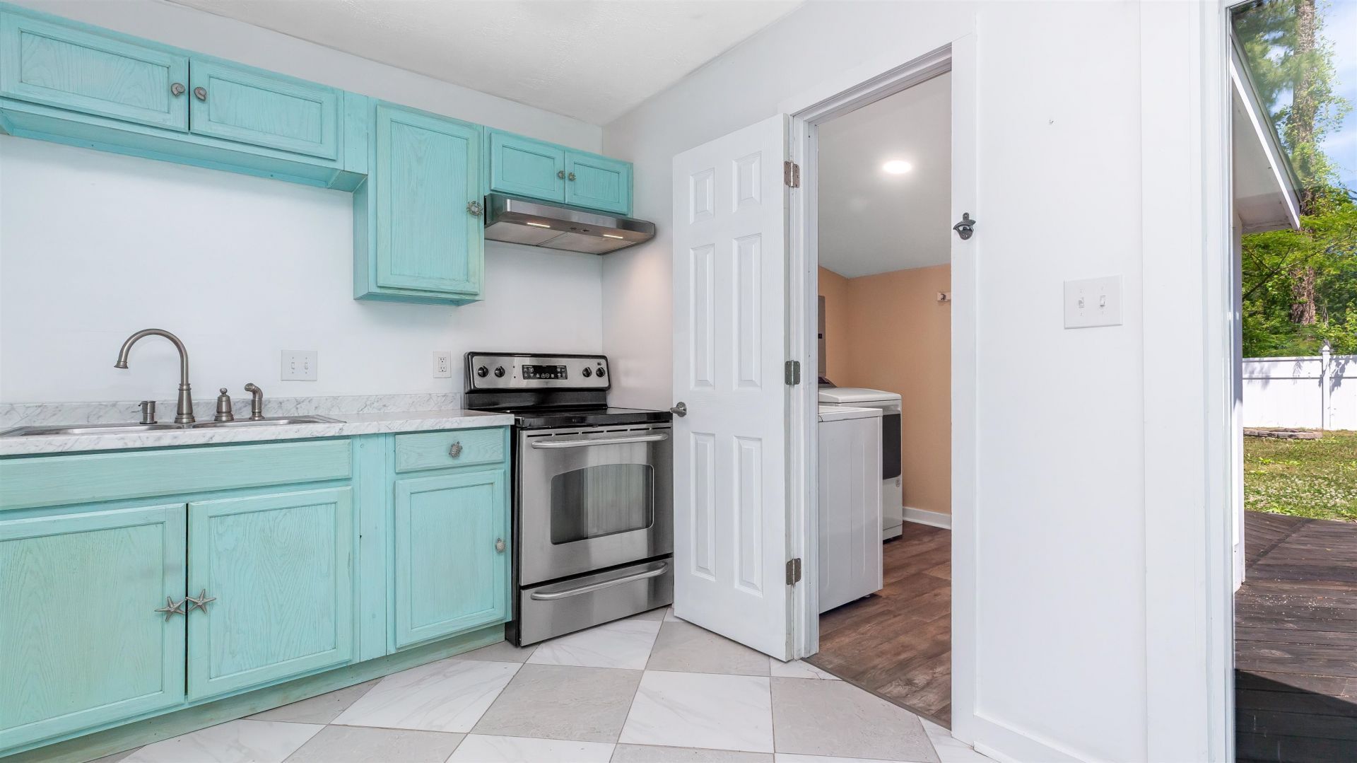 4070 Long Line Ln.  Photo 13