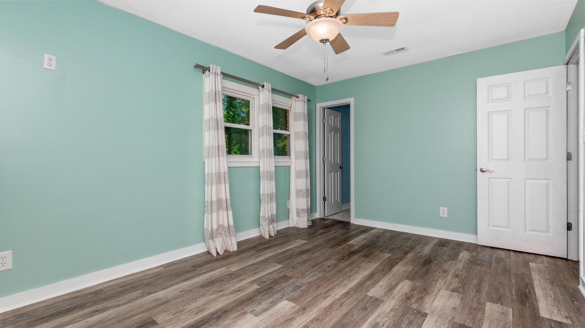 4070 Long Line Ln.  Photo 16