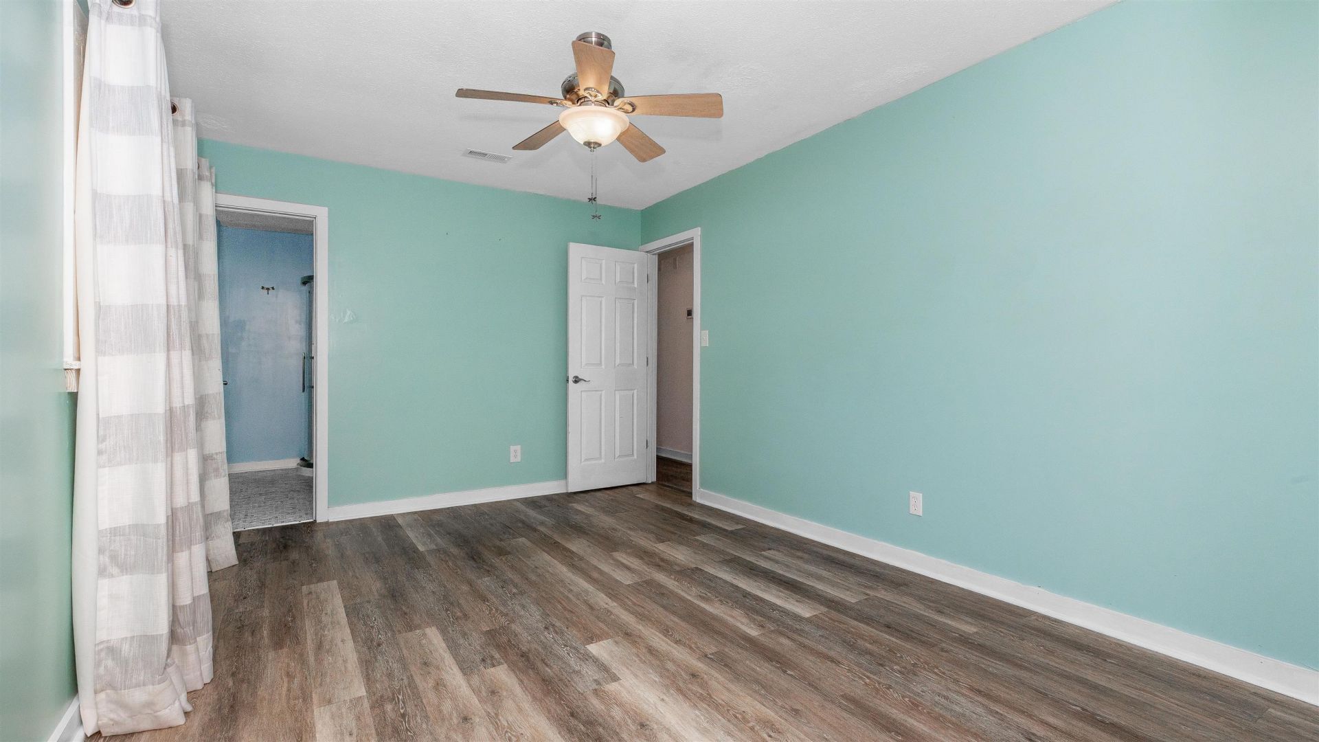 4070 Long Line Ln.  Photo 17