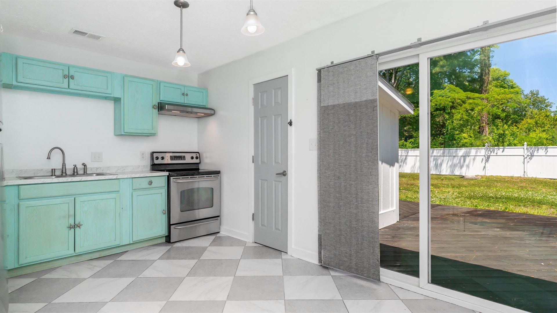 4070 Long Line Ln.  Photo 9