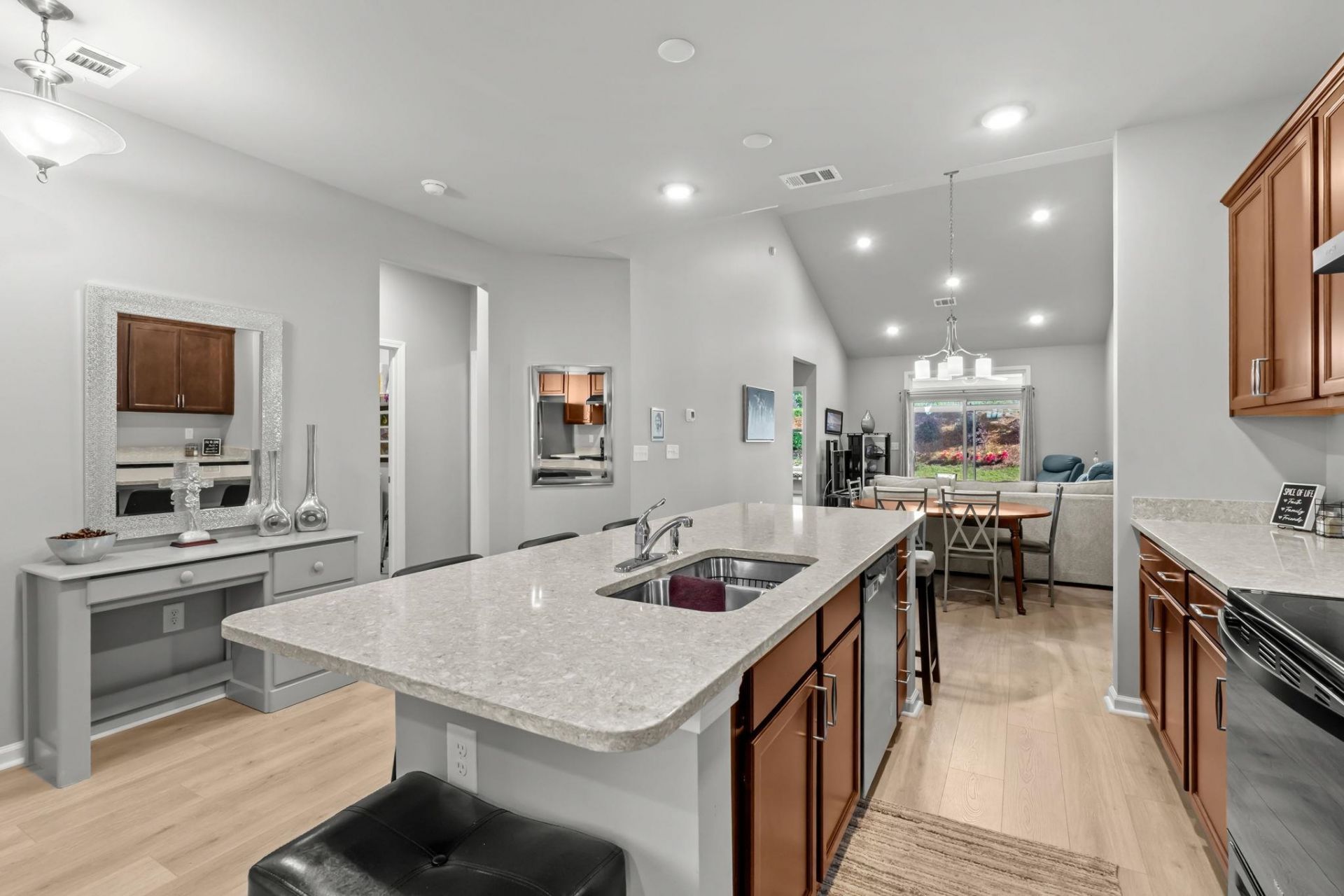 4053 Taranto Loop  Photo 8